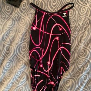 Women’s athletic swim suit
